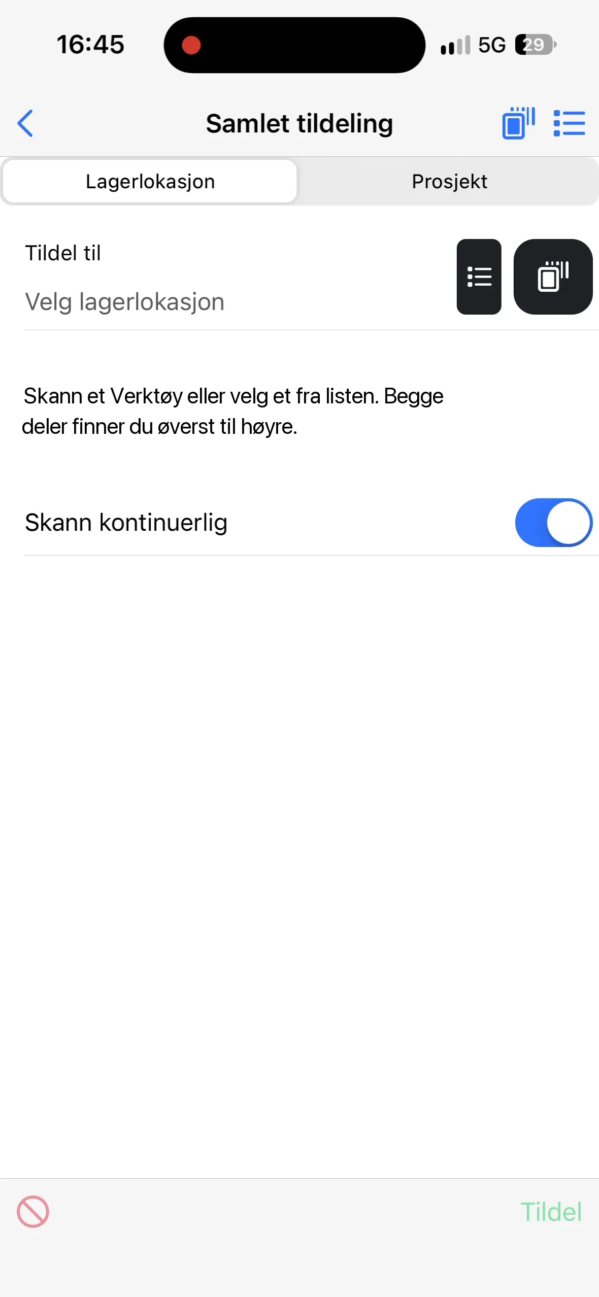 Skjermen Samlet tildeling med fanen Lagerlokasjon og feltet Tildel til